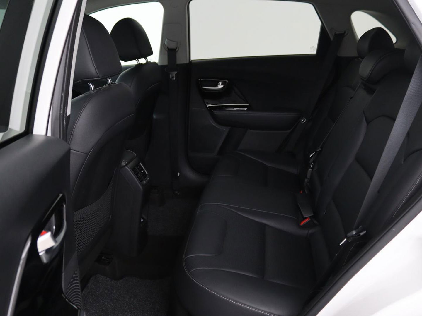 Kia Niro 1.6 GDI PHEV ExecutiveLine | Leder | Stoelventilatie | JBL Sound | Adaptive cruise | Camera | Carplay | Keyless | Navigatie | Stuur & achterbankverwarming