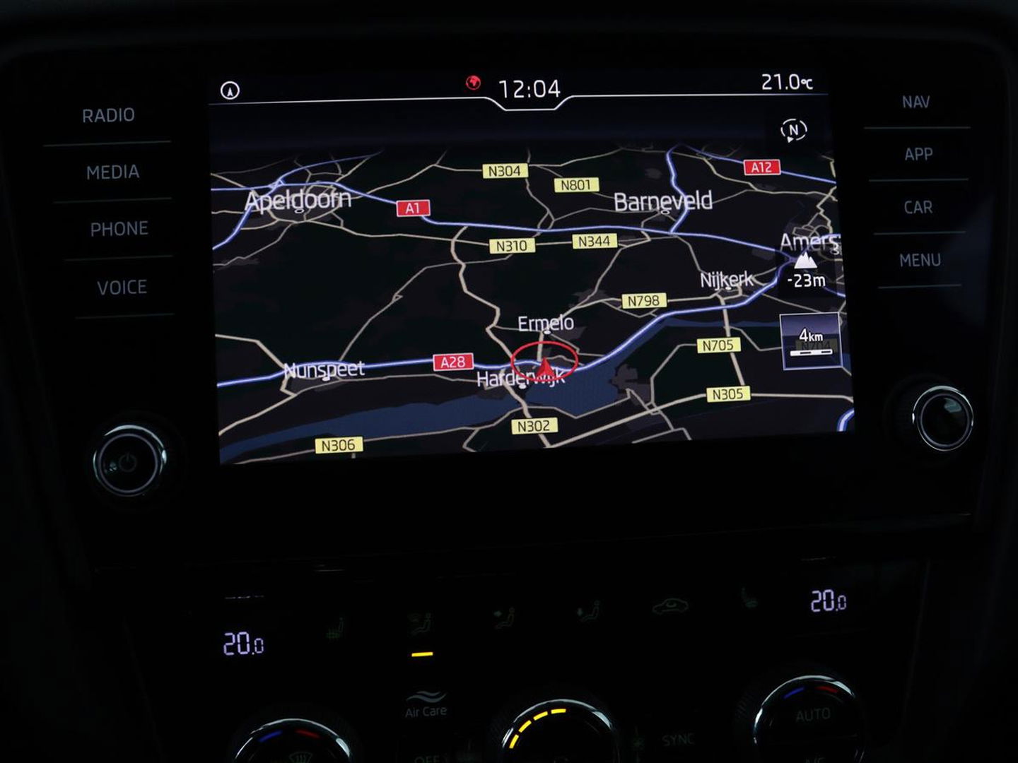 Škoda Octavia 1.5 TSI Business Edition | Stoelverwarming | Trekhaak | Carplay | Half leder | Navigatie | Climate control | Parkeerhulp | Cruise control
