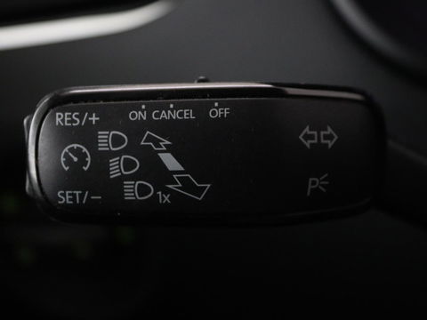 Škoda Octavia 1.5 TSI Business Edition | Stoelverwarming | Trekhaak | Carplay | Half leder | Navigatie | Climate control | Parkeerhulp | Cruise control