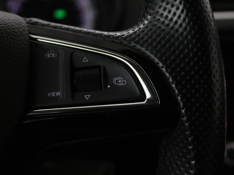 Škoda Octavia 1.5 TSI Business Edition | Stoelverwarming | Trekhaak | Carplay | Half leder | Navigatie | Climate control | Parkeerhulp | Cruise control