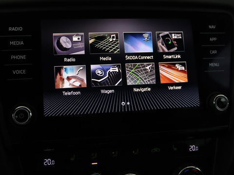 Škoda Octavia 1.5 TSI Business Edition | Stoelverwarming | Trekhaak | Carplay | Half leder | Navigatie | Climate control | Parkeerhulp | Cruise control