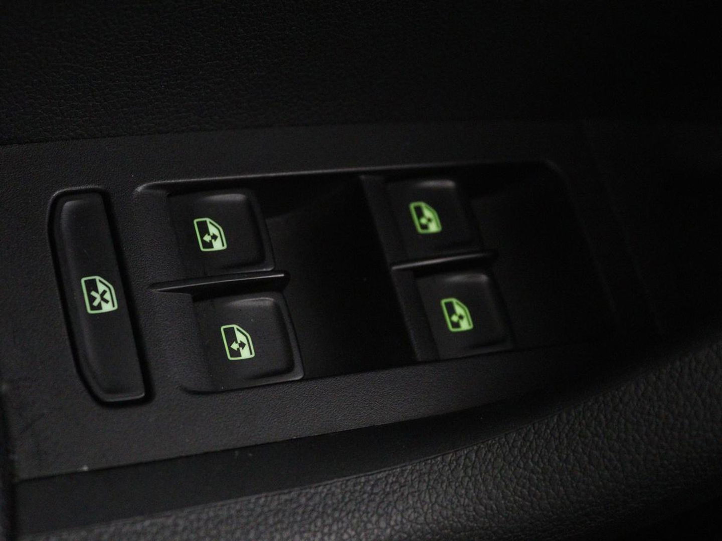 Škoda Octavia 1.5 TSI Business Edition | Stoelverwarming | Trekhaak | Carplay | Half leder | Navigatie | Climate control | Parkeerhulp | Cruise control