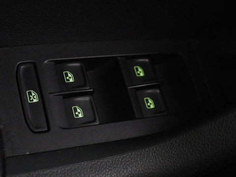 Škoda Octavia 1.5 TSI Business Edition | Stoelverwarming | Trekhaak | Carplay | Half leder | Navigatie | Climate control | Parkeerhulp | Cruise control