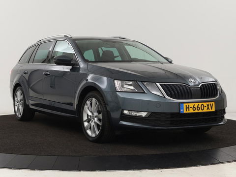 Škoda Octavia 1.5 TSI Business Edition | Stoelverwarming | Trekhaak | Carplay | Half leder | Navigatie | Climate control | Parkeerhulp | Cruise control