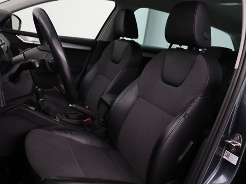 Škoda Octavia 1.5 TSI Business Edition | Stoelverwarming | Trekhaak | Carplay | Half leder | Navigatie | Climate control | Parkeerhulp | Cruise control