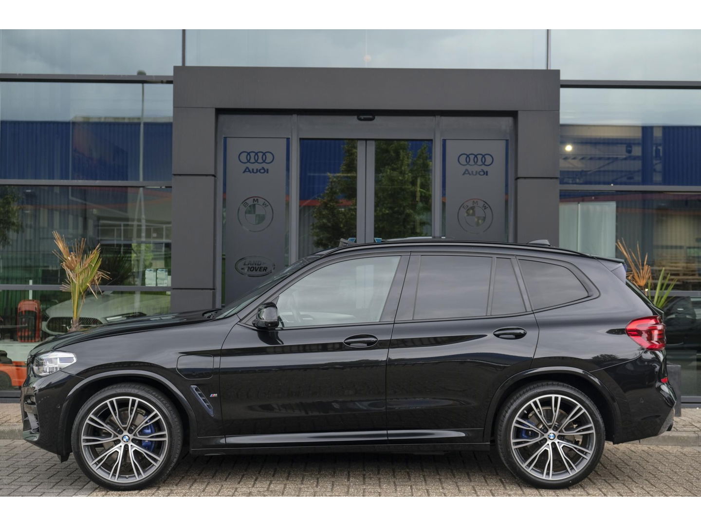 BMW X3 xDrive30e 292pk M-Sport Panoramadak Driving assistant plus 360 camera 1e Eigenaar NLauto 21" LMV