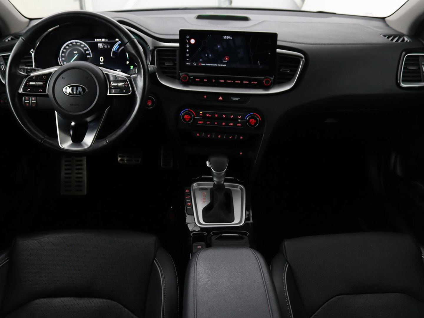 Kia Ceed 1.6 GDI PHEV ExecutiveLine | Panoramadak | Stoelventilatie | Trekhaak | Leder | Camera | Adaptive cruise | Keyless | Full LED | Stuur & achterbankverwarming | Carplay | Navigatie