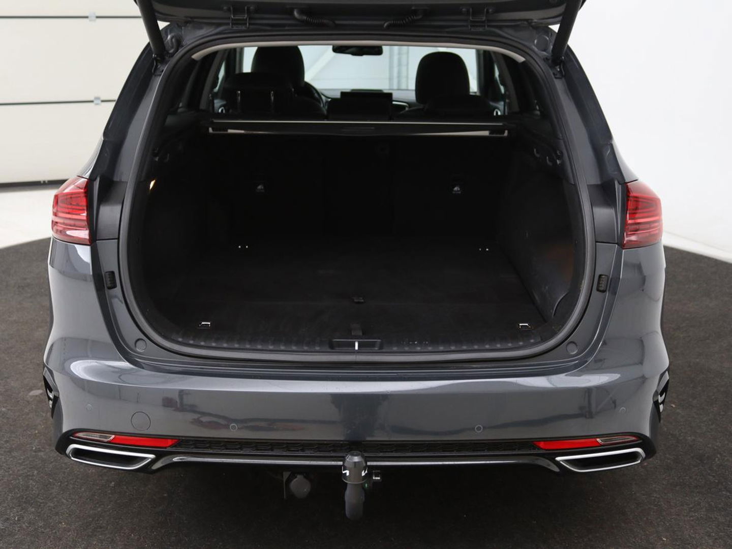 Kia Ceed 1.6 GDI PHEV ExecutiveLine | Panoramadak | Stoelventilatie | Trekhaak | Leder | Camera | Adaptive cruise | Keyless | Full LED | Stuur & achterbankverwarming | Carplay | Navigatie
