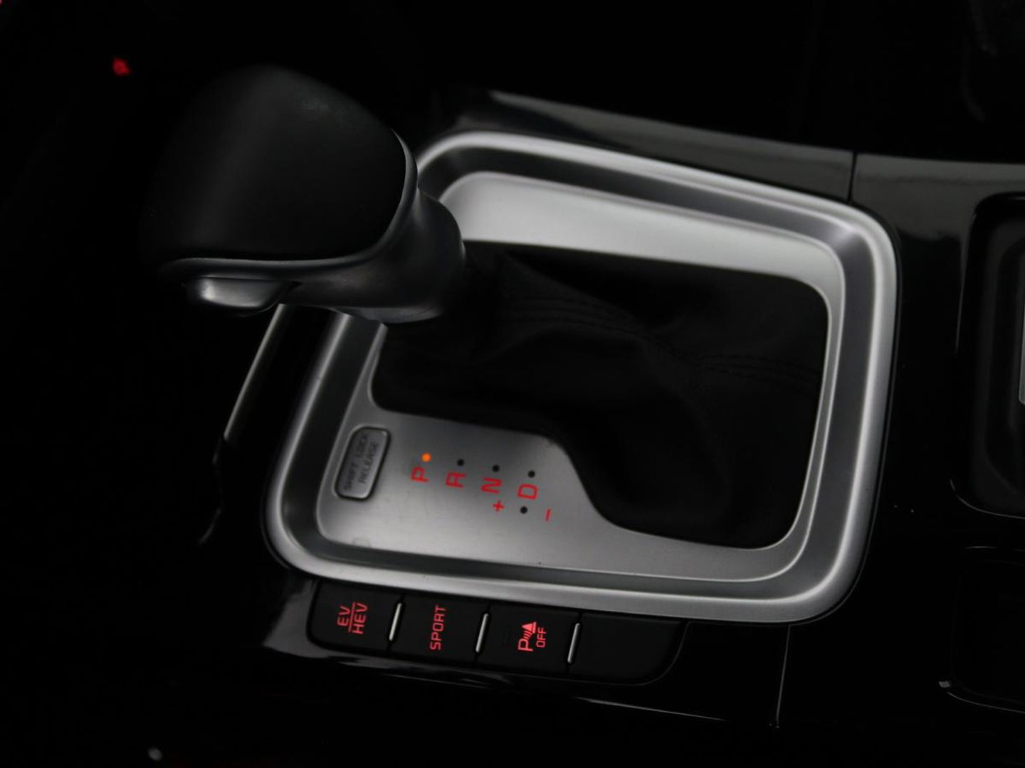 Kia Ceed 1.6 GDI PHEV ExecutiveLine | Panoramadak | Stoelventilatie | Trekhaak | Leder | Camera | Adaptive cruise | Keyless | Full LED | Stuur & achterbankverwarming | Carplay | Navigatie