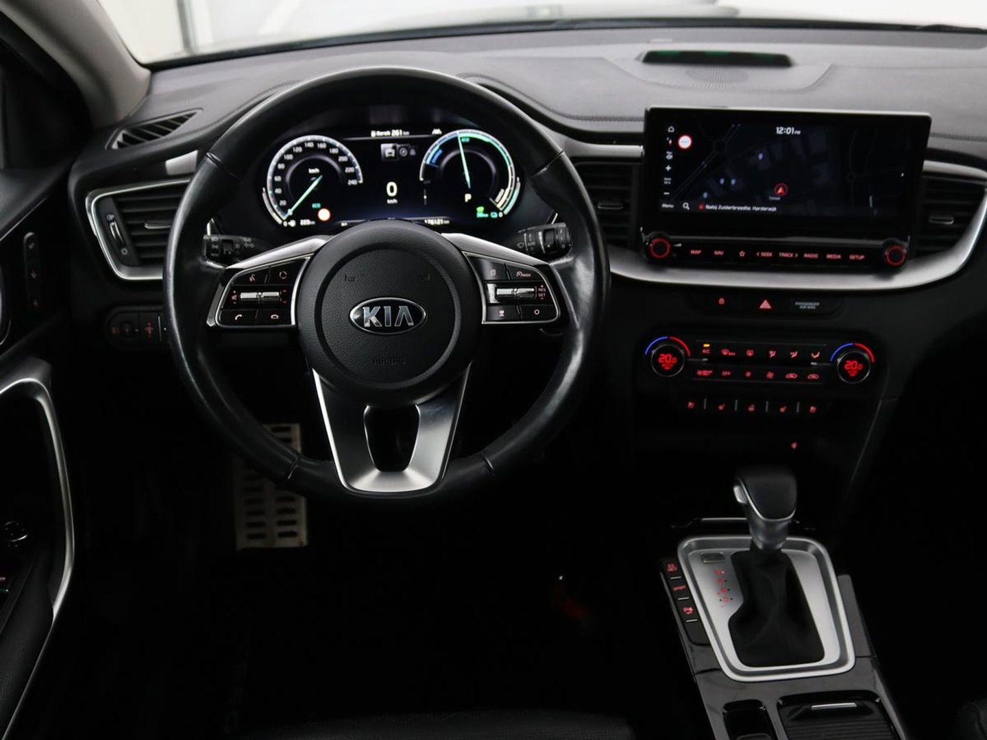 Kia Ceed 1.6 GDI PHEV ExecutiveLine | Panoramadak | Stoelventilatie | Trekhaak | Leder | Camera | Adaptive cruise | Keyless | Full LED | Stuur & achterbankverwarming | Carplay | Navigatie