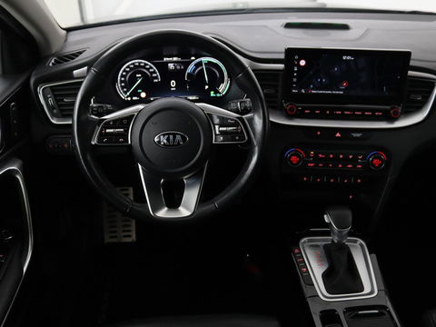 Kia Ceed 1.6 GDI PHEV ExecutiveLine | Panoramadak | Stoelventilatie | Trekhaak | Leder | Camera | Adaptive cruise | Keyless | Full LED | Stuur & achterbankverwarming | Carplay | Navigatie