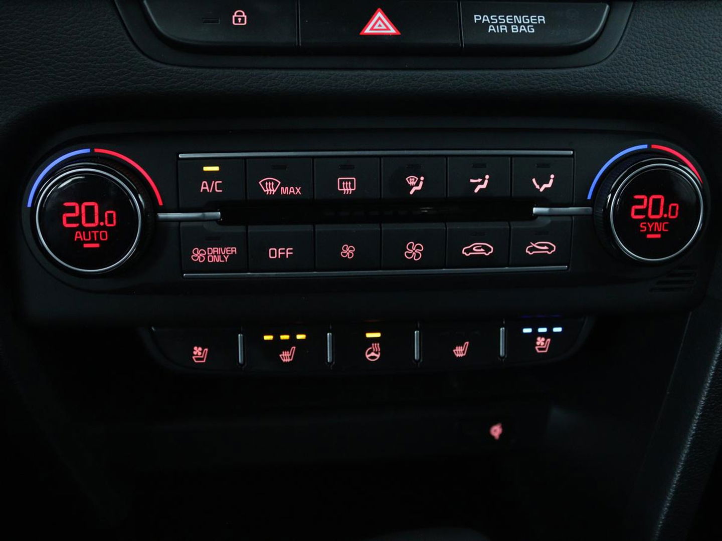 Kia Ceed 1.6 GDI PHEV ExecutiveLine | Panoramadak | Stoelventilatie | Trekhaak | Leder | Camera | Adaptive cruise | Keyless | Full LED | Stuur & achterbankverwarming | Carplay | Navigatie
