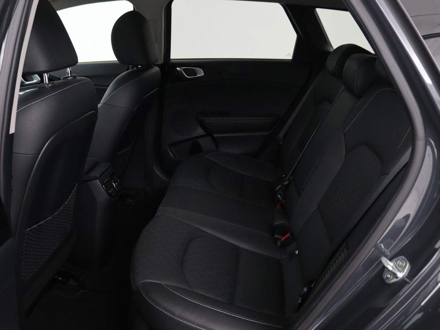 Kia Ceed 1.6 GDI PHEV ExecutiveLine | Panoramadak | Stoelventilatie | Trekhaak | Leder | Camera | Adaptive cruise | Keyless | Full LED | Stuur & achterbankverwarming | Carplay | Navigatie