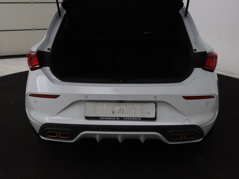 CUPRA Leon 1.4 e-Hybrid | Stoel & stuurverwarming | Carplay | Adaptive cruise | Camera | Navigatie | Sfeerverlichting | Full LED | Keyless | PHEV