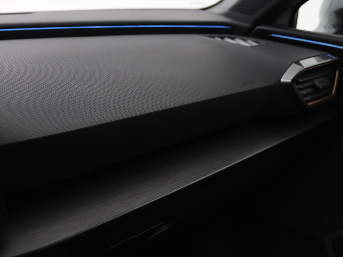 CUPRA Leon 1.4 e-Hybrid | Stoel & stuurverwarming | Carplay | Adaptive cruise | Camera | Navigatie | Sfeerverlichting | Full LED | Keyless | PHEV