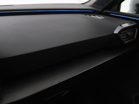 CUPRA Leon 1.4 e-Hybrid | Stoel & stuurverwarming | Carplay | Adaptive cruise | Camera | Navigatie | Sfeerverlichting | Full LED | Keyless | PHEV