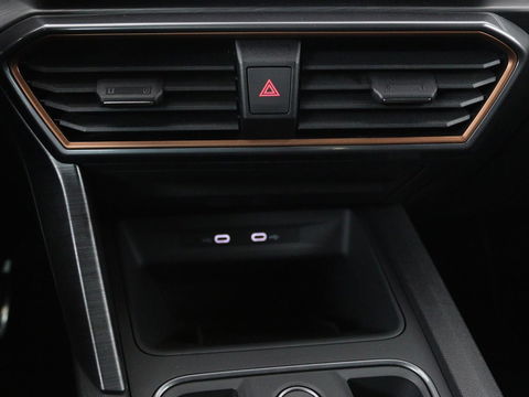 CUPRA Leon 1.4 e-Hybrid | Stoel & stuurverwarming | Carplay | Adaptive cruise | Camera | Navigatie | Sfeerverlichting | Full LED | Keyless | PHEV