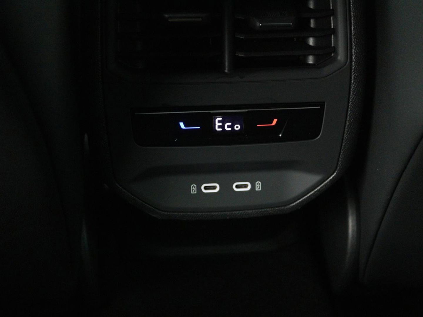 CUPRA Leon 1.4 e-Hybrid | Stoel & stuurverwarming | Carplay | Adaptive cruise | Camera | Navigatie | Sfeerverlichting | Full LED | Keyless | PHEV