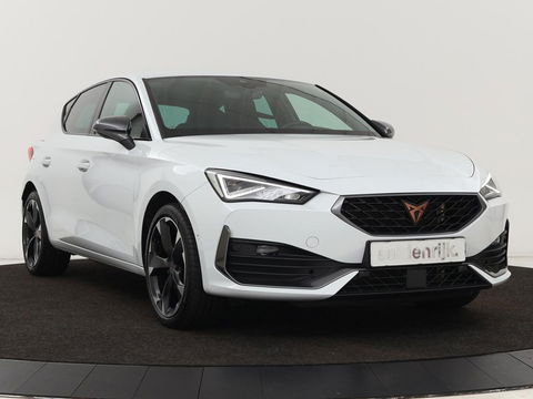CUPRA Leon 1.4 e-Hybrid | Stoel & stuurverwarming | Carplay | Adaptive cruise | Camera | Navigatie | Sfeerverlichting | Full LED | Keyless | PHEV