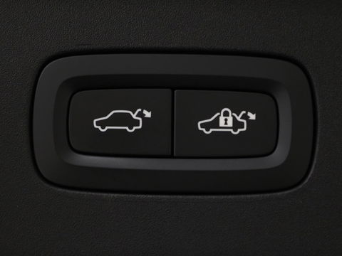 Polestar 2 Long Range Dual Motor Launch Edition 78kWh | Panoramadak | Trekhaak | Stoel & stuurverwarming | 360 camera | Adaptive cruise | Harman/Kardon | Carplay