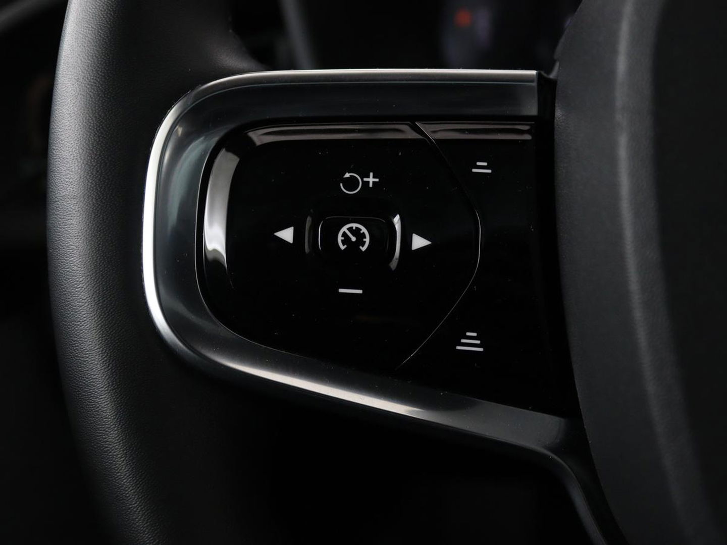 Polestar 2 Long Range Dual Motor Launch Edition 78kWh | Panoramadak | Trekhaak | Stoel & stuurverwarming | 360 camera | Adaptive cruise | Harman/Kardon | Carplay