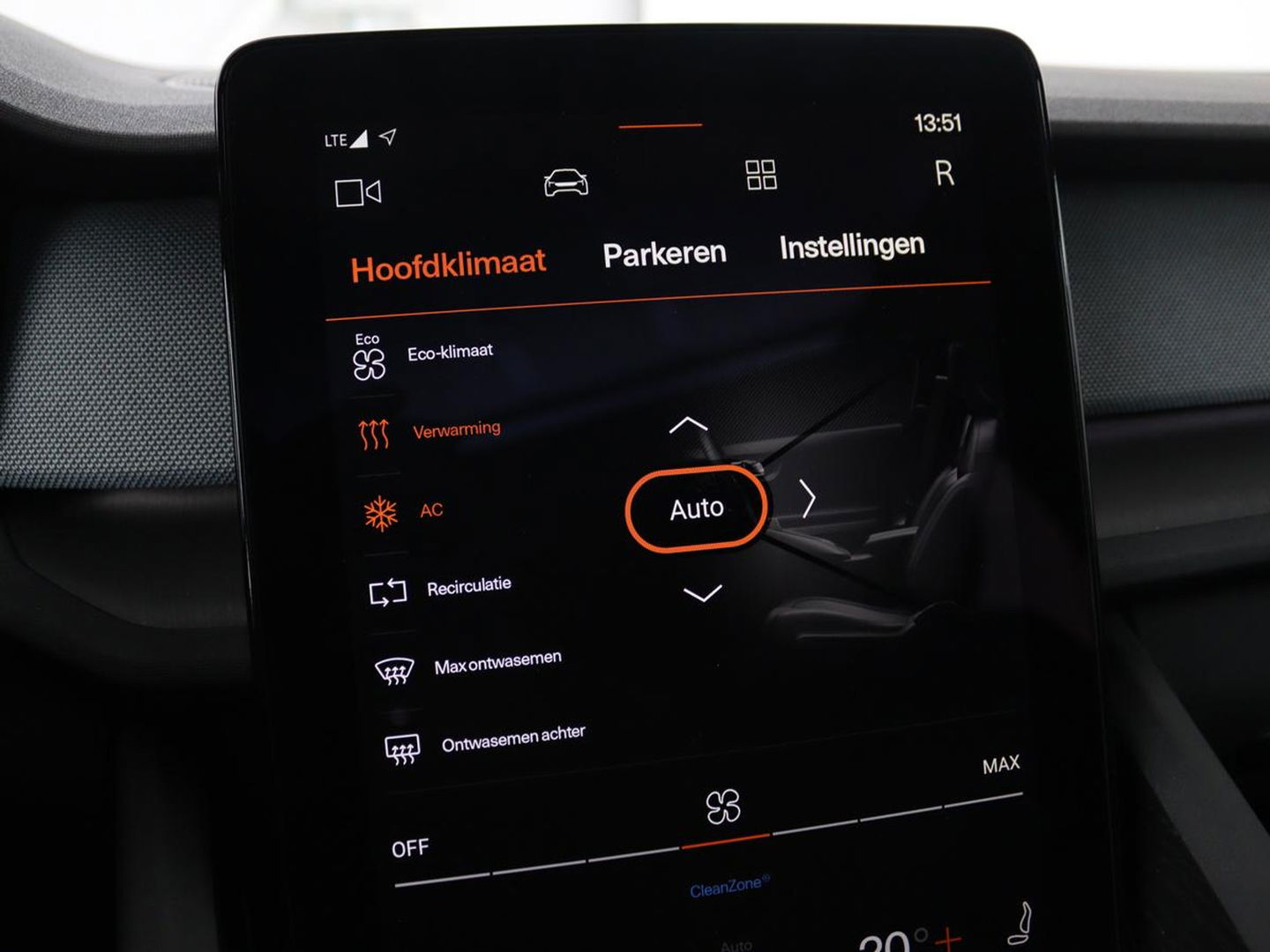 Polestar 2 Long Range Dual Motor Launch Edition 78kWh | Panoramadak | Trekhaak | Stoel & stuurverwarming | 360 camera | Adaptive cruise | Harman/Kardon | Carplay