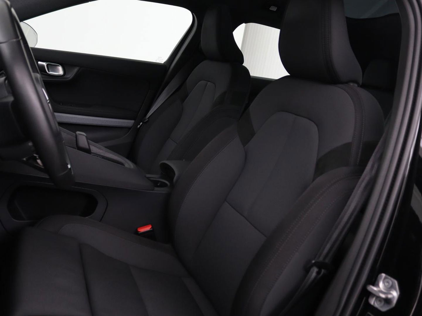 Polestar 2 Long Range Dual Motor Launch Edition 78kWh | Panoramadak | Trekhaak | Stoel & stuurverwarming | 360 camera | Adaptive cruise | Harman/Kardon | Carplay