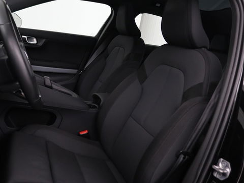 Polestar 2 Long Range Dual Motor Launch Edition 78kWh | Panoramadak | Trekhaak | Stoel & stuurverwarming | 360 camera | Adaptive cruise | Harman/Kardon | Carplay
