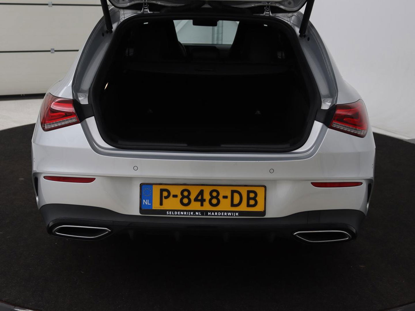 Mercedes-Benz CLA-Klasse Shooting Brake 250e Business Solution AMG Limited | Adaptive cruise | Stoelverwarming | Carplay | Sfeerverlichting | Leder/Alcantara | Navigatie | Full LED