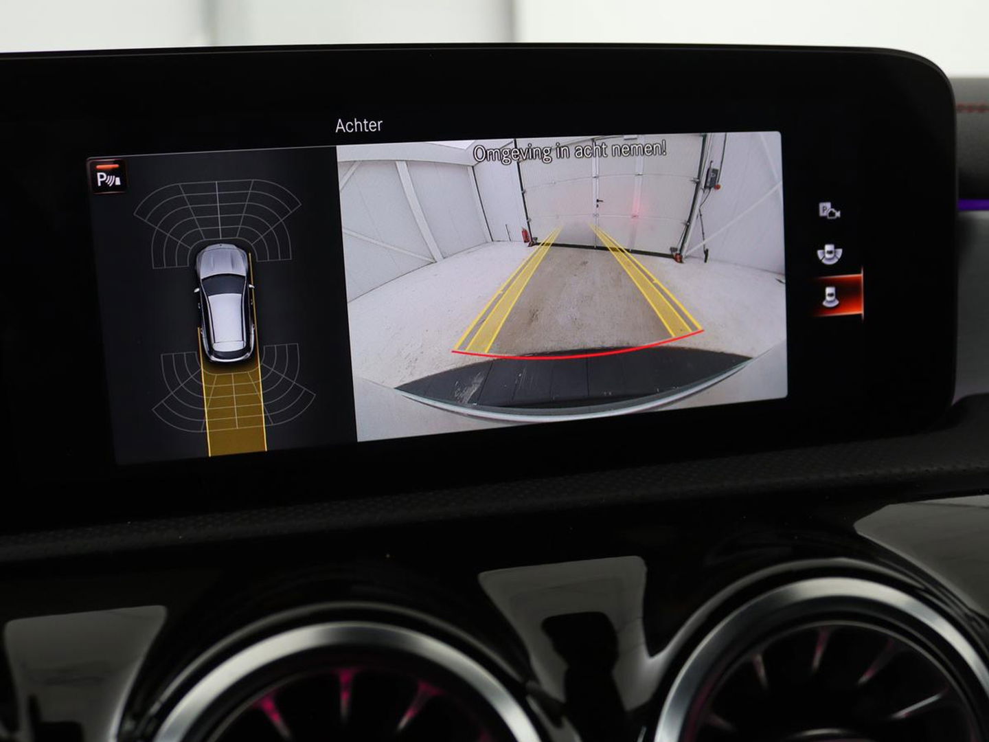 Mercedes-Benz CLA-Klasse Shooting Brake 250e Business Solution AMG Limited | Adaptive cruise | Stoelverwarming | Carplay | Sfeerverlichting | Leder/Alcantara | Navigatie | Full LED