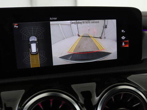 Mercedes-Benz CLA-Klasse Shooting Brake 250e Business Solution AMG Limited | Adaptive cruise | Stoelverwarming | Carplay | Sfeerverlichting | Leder/Alcantara | Navigatie | Full LED