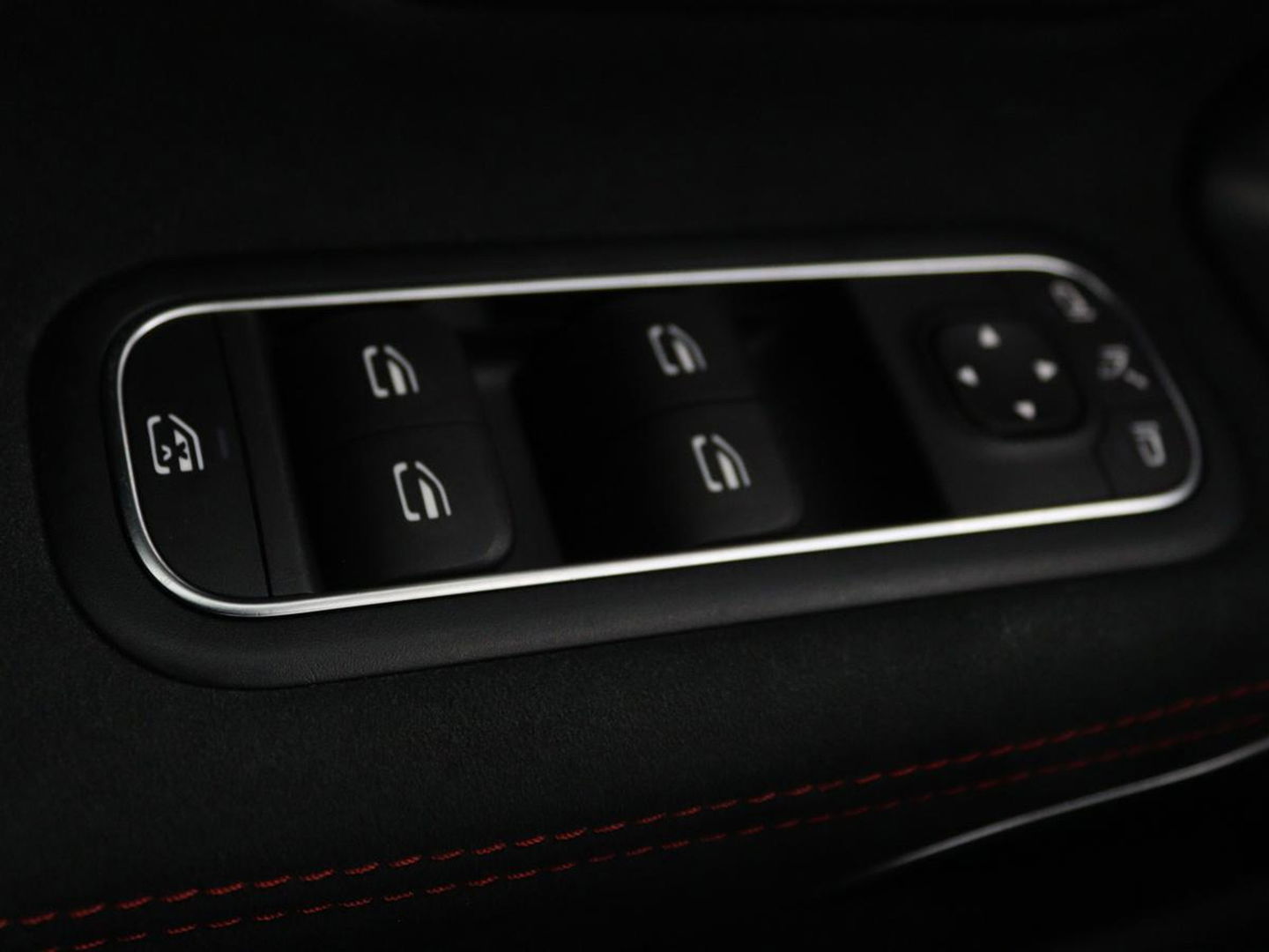 Mercedes-Benz CLA-Klasse Shooting Brake 250e Business Solution AMG Limited | Adaptive cruise | Stoelverwarming | Carplay | Sfeerverlichting | Leder/Alcantara | Navigatie | Full LED