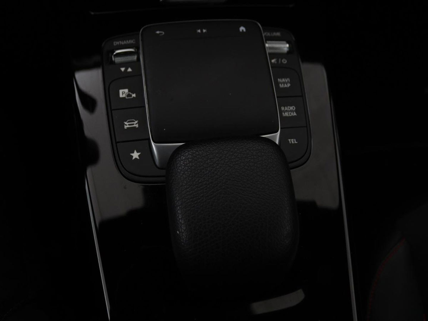 Mercedes-Benz CLA-Klasse Shooting Brake 250e Business Solution AMG Limited | Adaptive cruise | Stoelverwarming | Carplay | Sfeerverlichting | Leder/Alcantara | Navigatie | Full LED