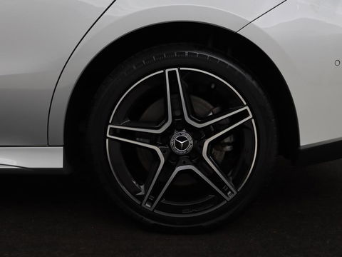 Mercedes-Benz CLA-Klasse Shooting Brake 250e Business Solution AMG Limited | Adaptive cruise | Stoelverwarming | Carplay | Sfeerverlichting | Leder/Alcantara | Navigatie | Full LED
