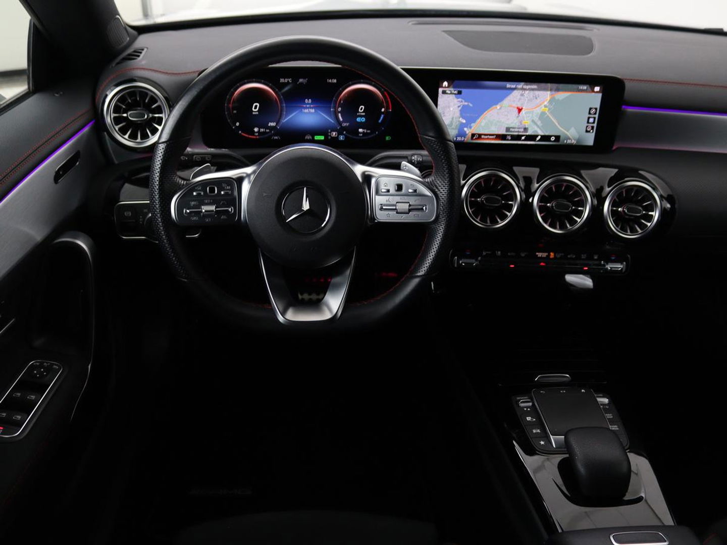 Mercedes-Benz CLA-Klasse Shooting Brake 250e Business Solution AMG Limited | Adaptive cruise | Stoelverwarming | Carplay | Sfeerverlichting | Leder/Alcantara | Navigatie | Full LED