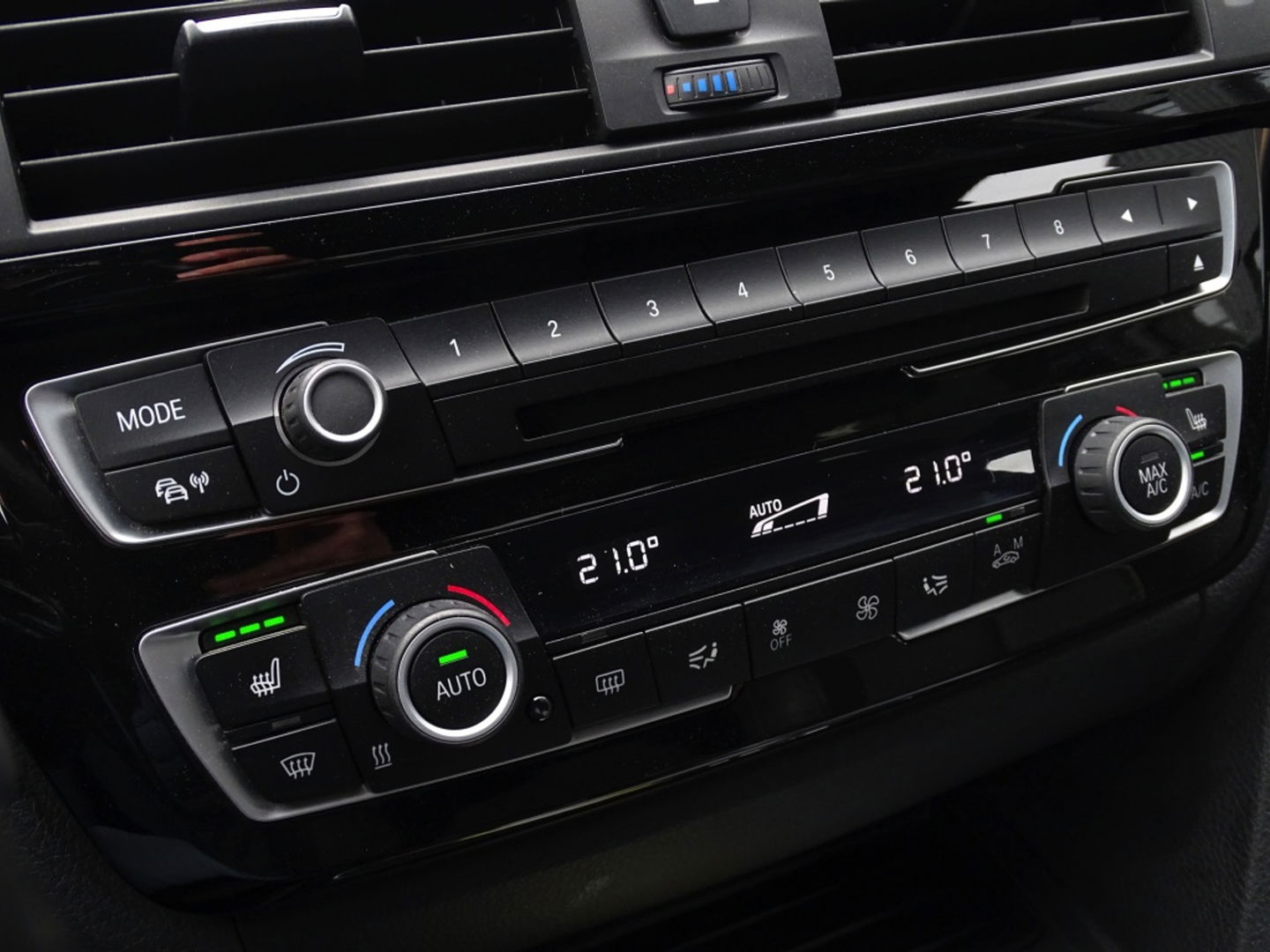 BMW 3-serie 330e 293PK M Sport / M Individual / LED