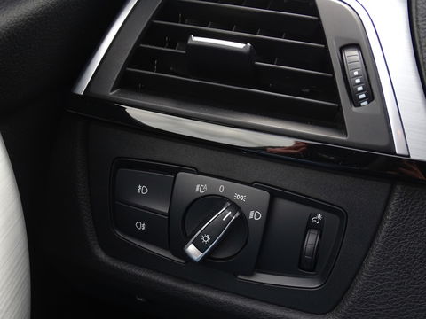 BMW 3-serie 330e 293PK M Sport / M Individual / LED