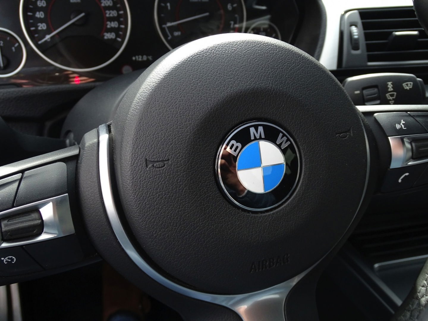 BMW 3-serie 330e 293PK M Sport / M Individual / LED
