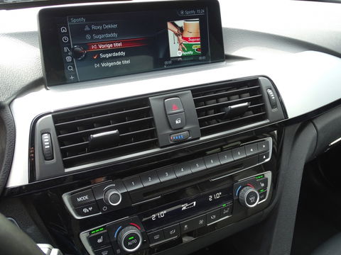 BMW 3-serie 330e 293PK M Sport / M Individual / LED