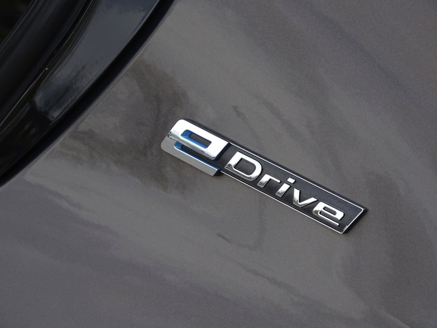 BMW 3-serie 330e 293PK M Sport / M Individual / LED