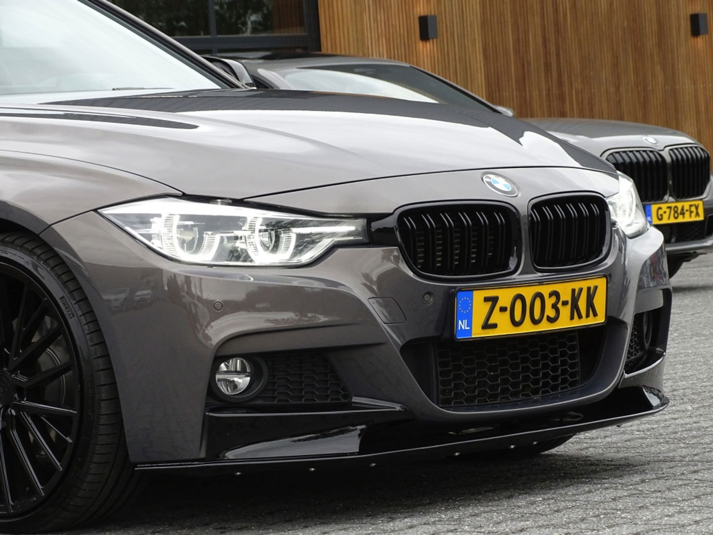 BMW 3-serie 330e 293PK M Sport / M Individual / LED