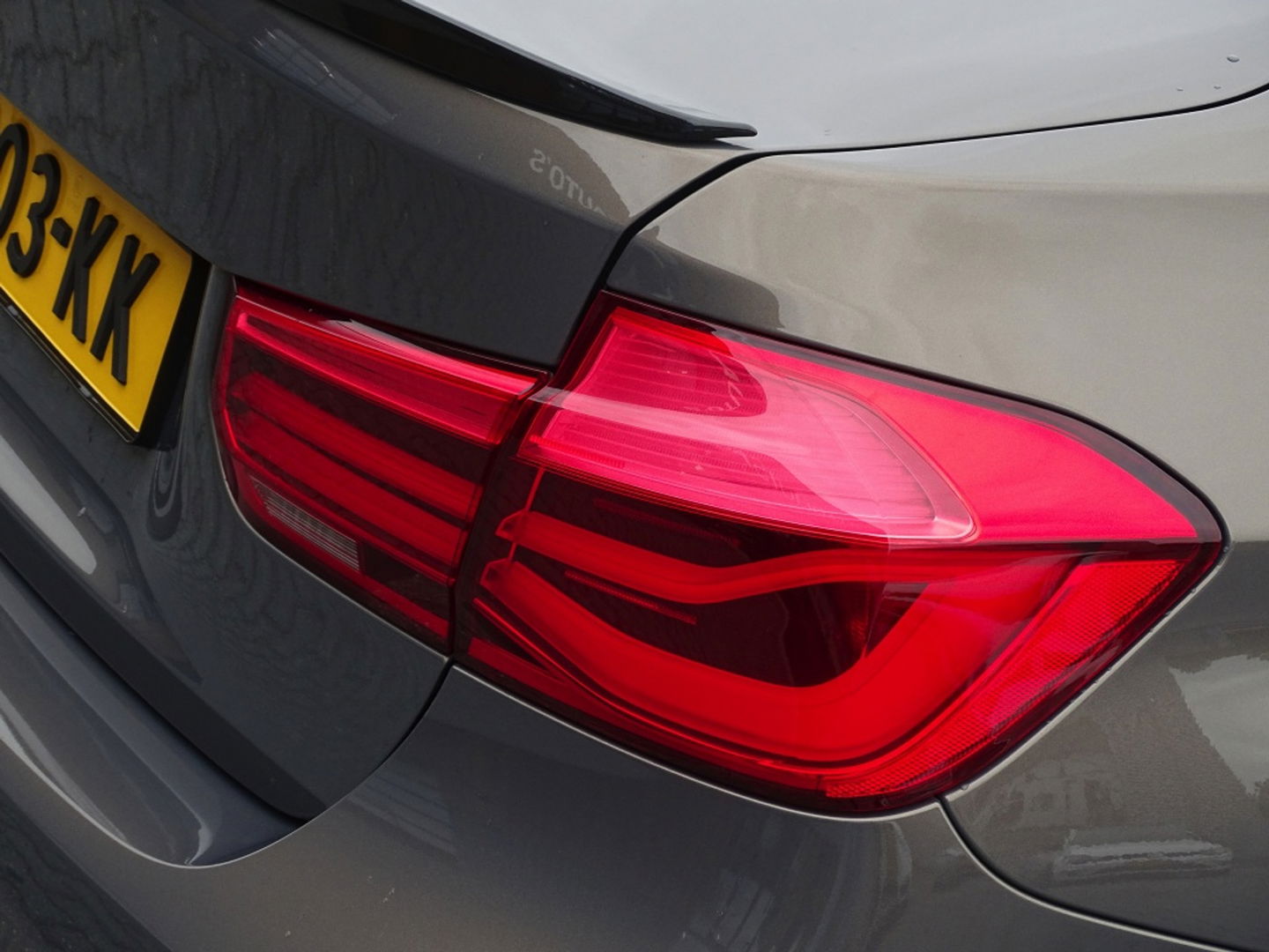 BMW 3-serie 330e 293PK M Sport / M Individual / LED