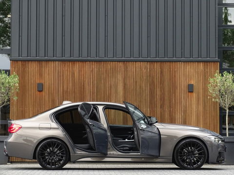 BMW 3-serie 330e 293PK M Sport / M Individual / LED