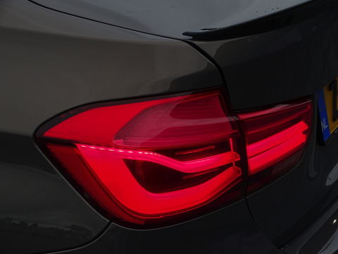 BMW 3-serie 330e 293PK M Sport / M Individual / LED
