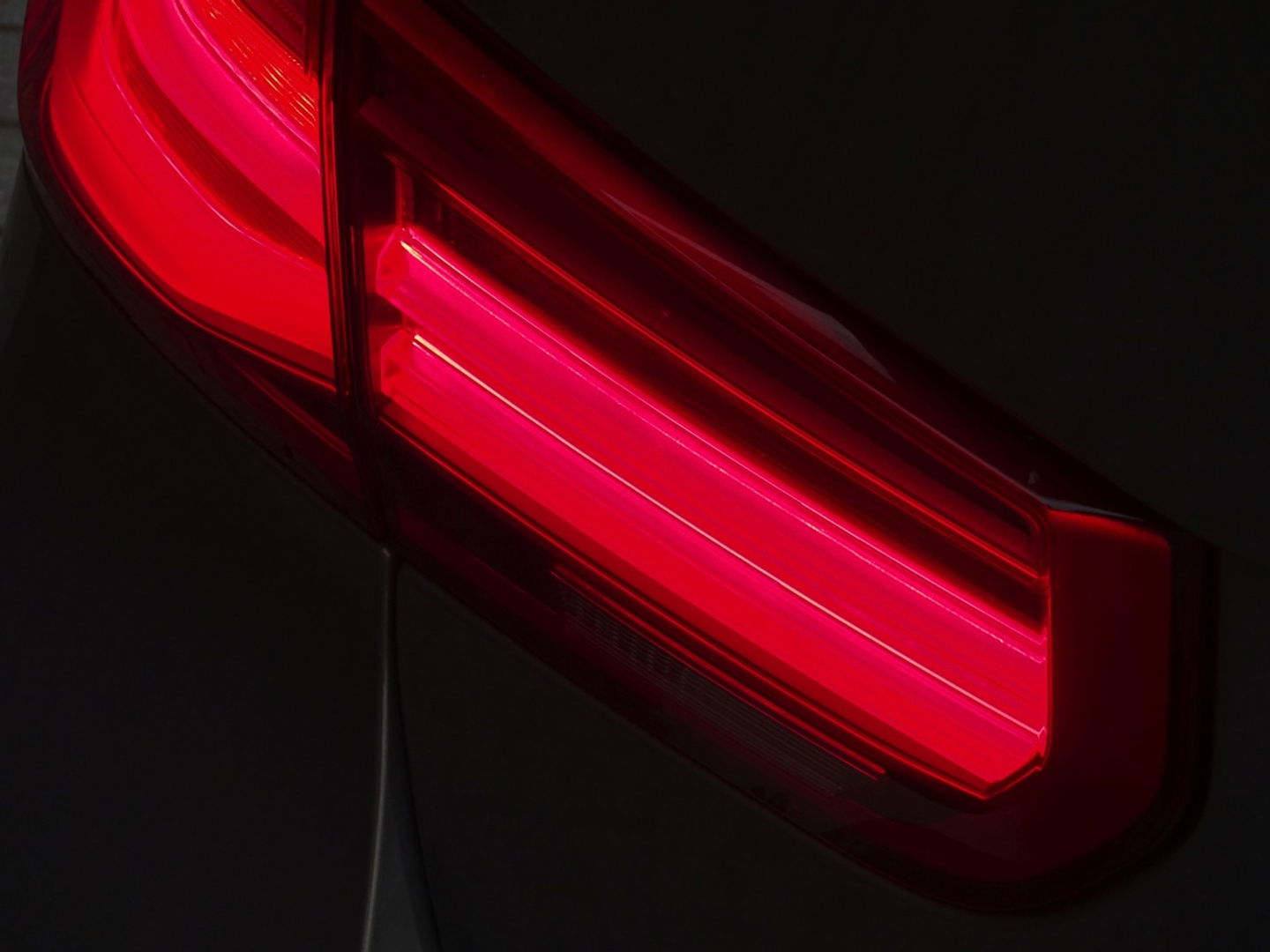 BMW 3-serie 330e 293PK M Sport / M Individual / LED