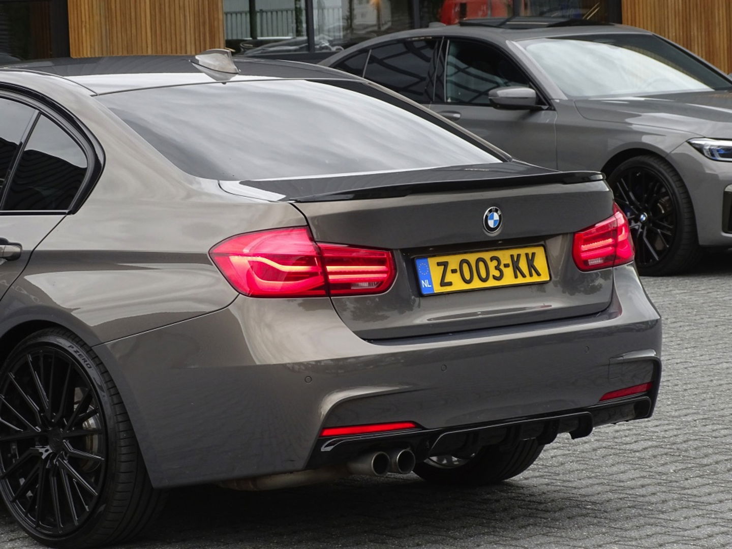 BMW 3-serie 330e 293PK M Sport / M Individual / LED