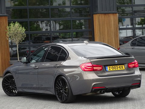 BMW 3-serie 330e 293PK M Sport / M Individual / LED