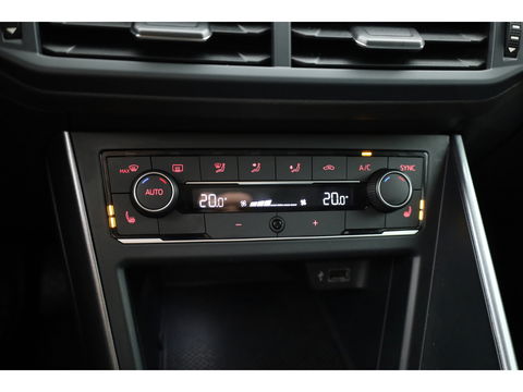 Volkswagen Polo 1.0 TSI Highline DSG | Navi | Adapt. Cruise | Stoelverw. | Apple Carplay | Clima