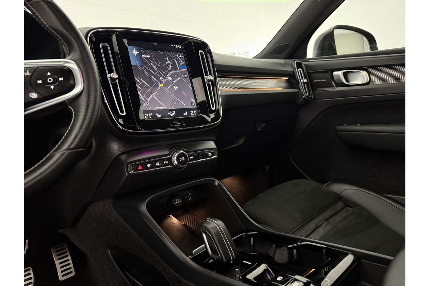 Volvo XC40 T4 Recharge Inscription 211PK 360 Camera Harman Kardon Sfeer Pano LED Carplay Clima Cruise Virtual 19"LMV Navi PDC