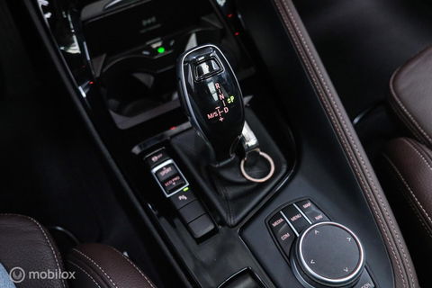 BMW X1 sDrive20i M pakket | Panoramadak | Leder | LED | Sportstoelen | btw auto | zeer mooi |